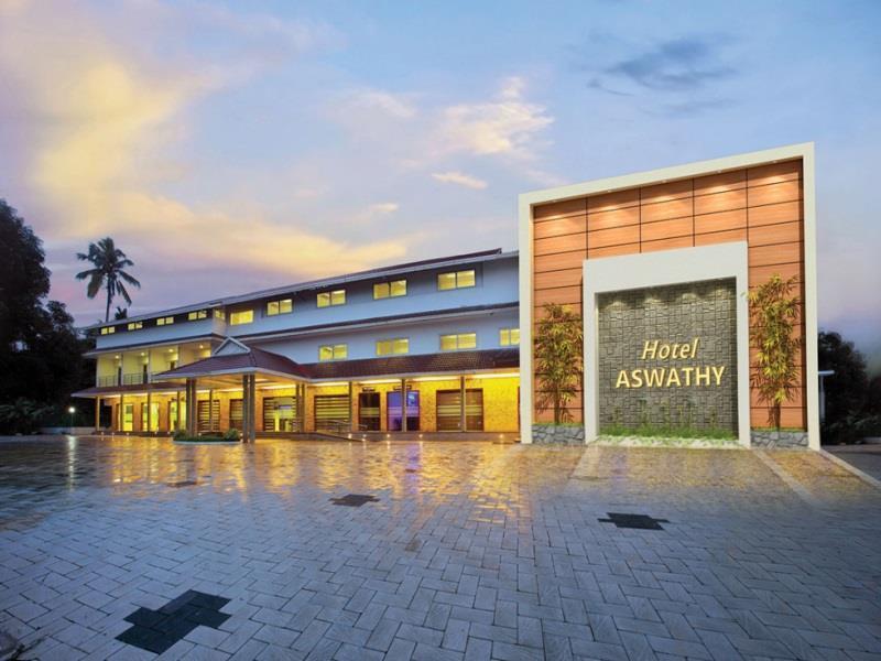 Hotel Aswathy Kodungallūr Buitenkant foto
